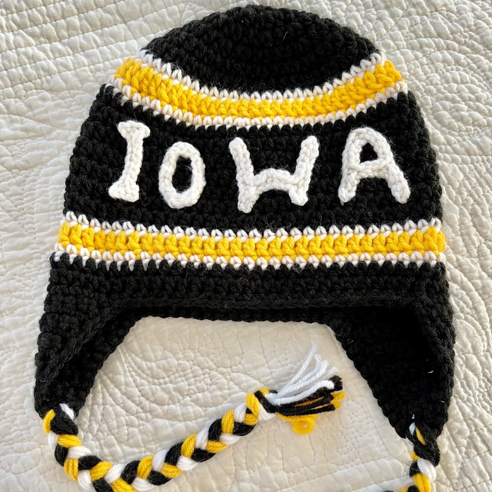 Iowa Hawkeyes winter hat for child